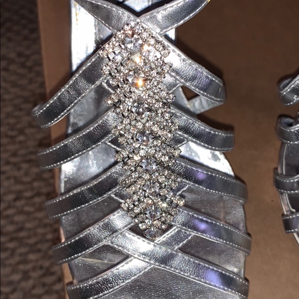 Silver heel - Picture 3 of 4